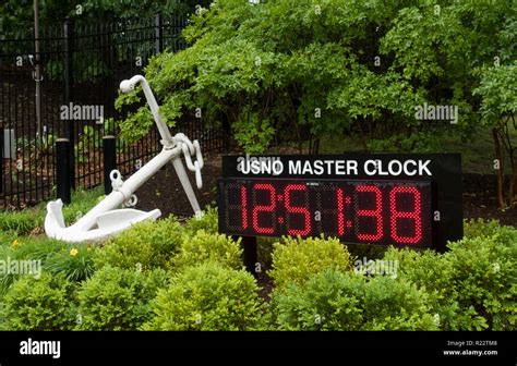 navy master clock current time.